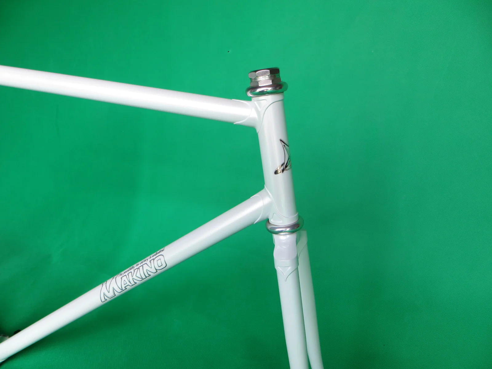 Makino // White 2013 // 53cm - Image 5